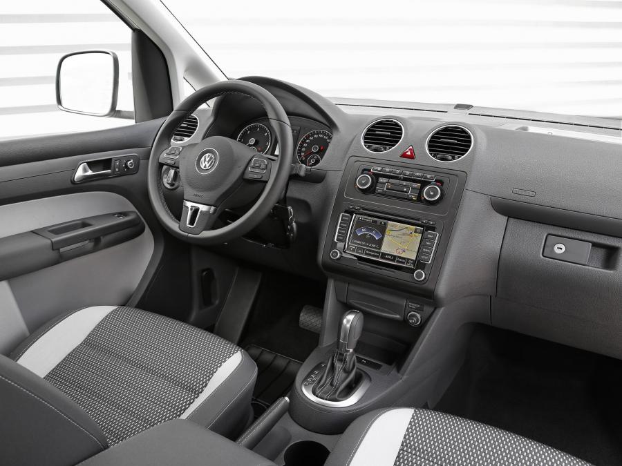  Volkswagen Cross Caddy 2012 года  (фото 15 из 19)